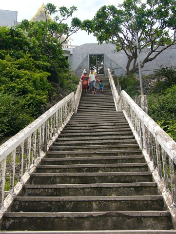 stairs with Nina, Jennifer, Antonio